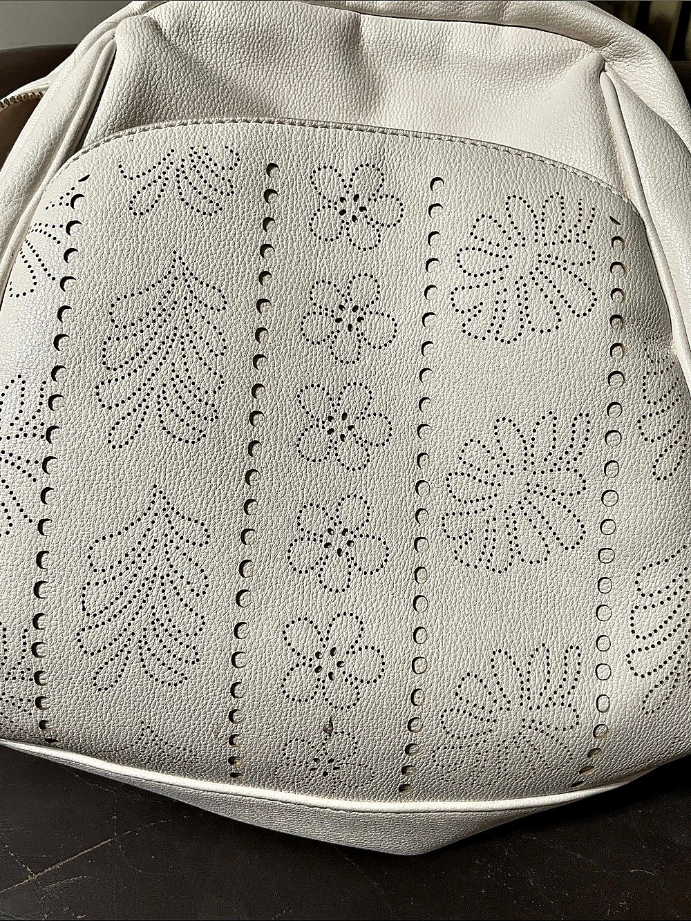 Floral Backpack in White. M’s